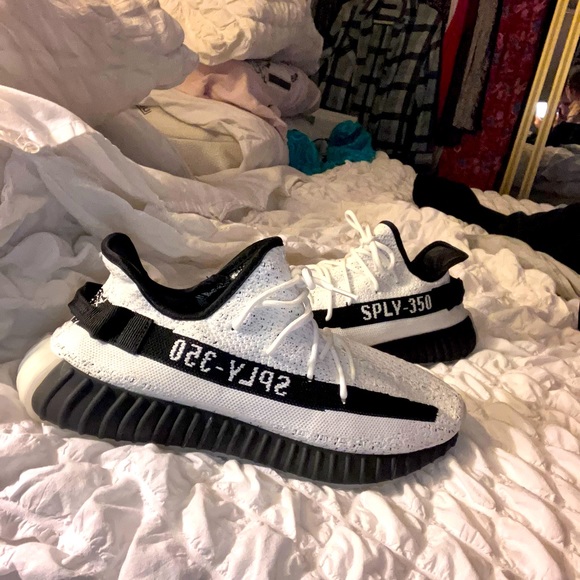 Yeezy 350 boost v2 - Picture 1 of 10